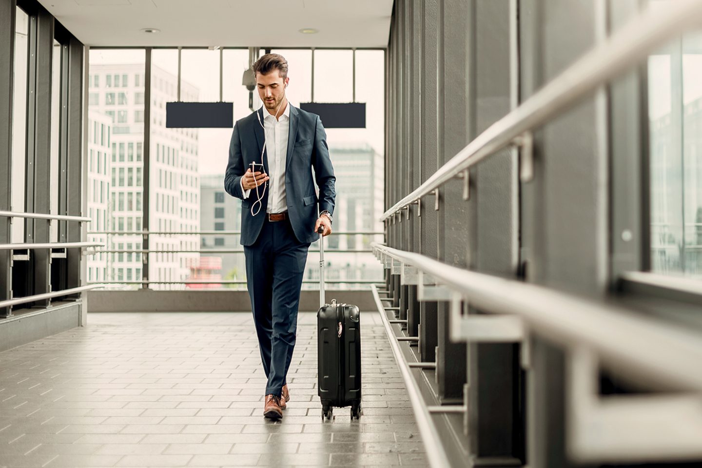 Important Informatiio Important information for US departures: one carry-on item only ...
