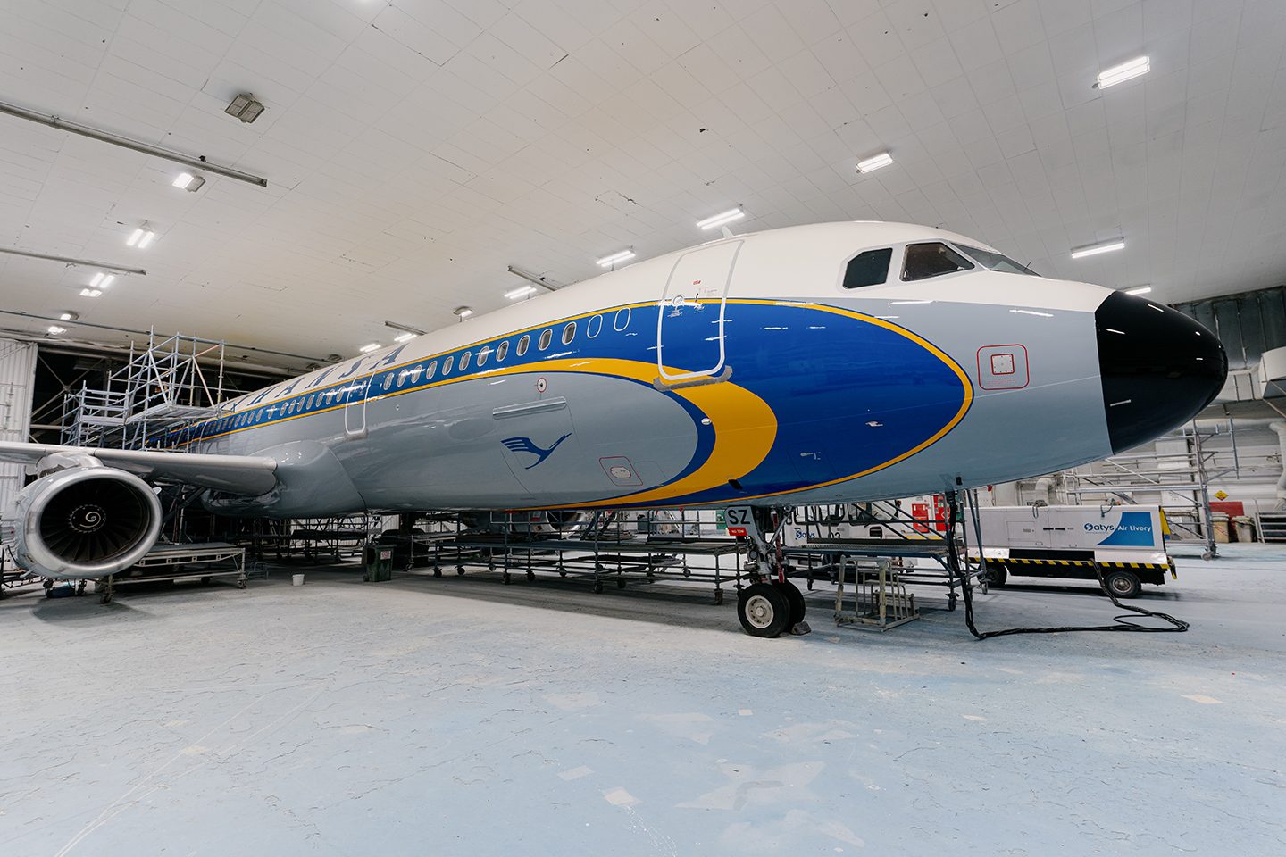 Lufthansa flies in historic parabola design | Lufthansa Group