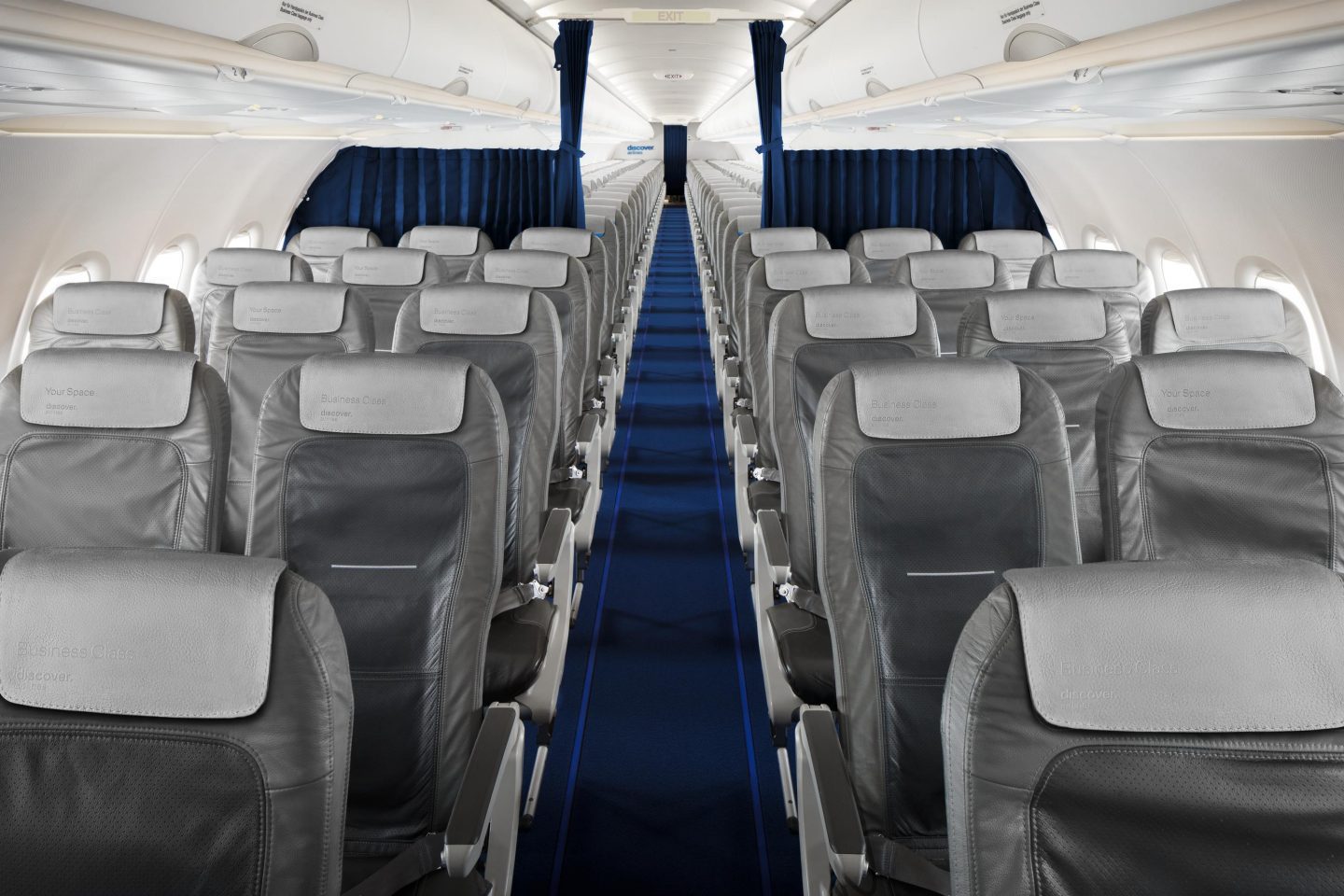 Collection of images of the Discover Airlines onboard experience in all travel classes, including short-/mid- (A320) and long-haul (A330) flights and different target groups.